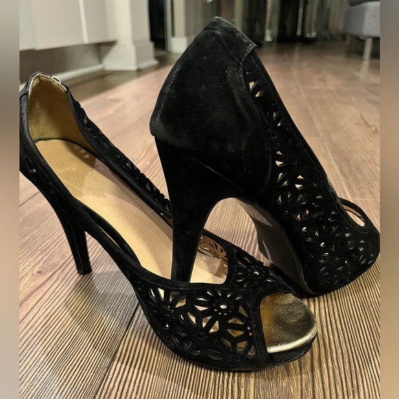 *LIKE NEW* Gorgeous sexy classic black velour peep toe 3.5” heels Sz. 8.5-9 - Picture 8 of 10